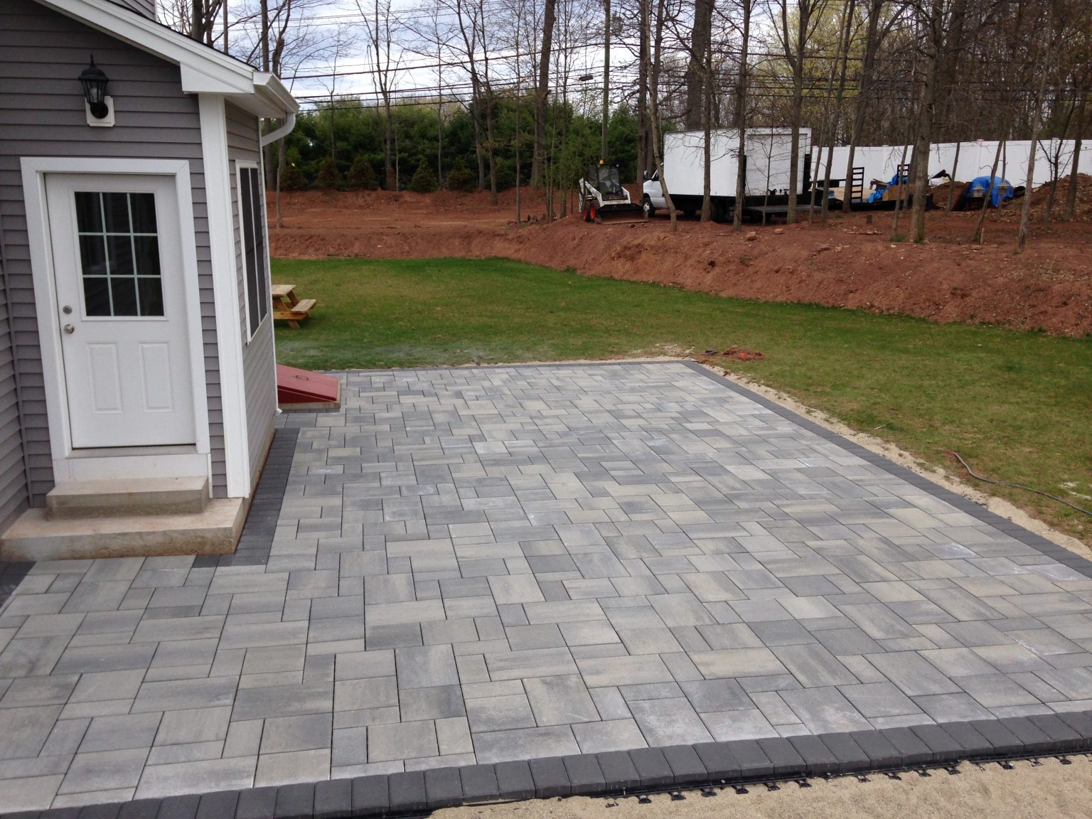 How to Choose the Right Concrete Patio Pavers
